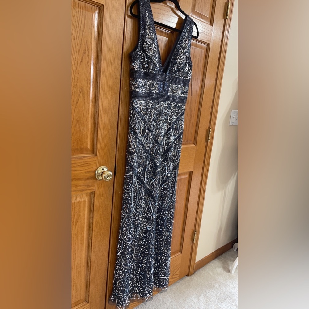 Women’s Formal Dress Sz 10 Silver Gray AIDAN BY AIDAN MATTOX Heavily Beaded Gown - Picture 9 of 14
